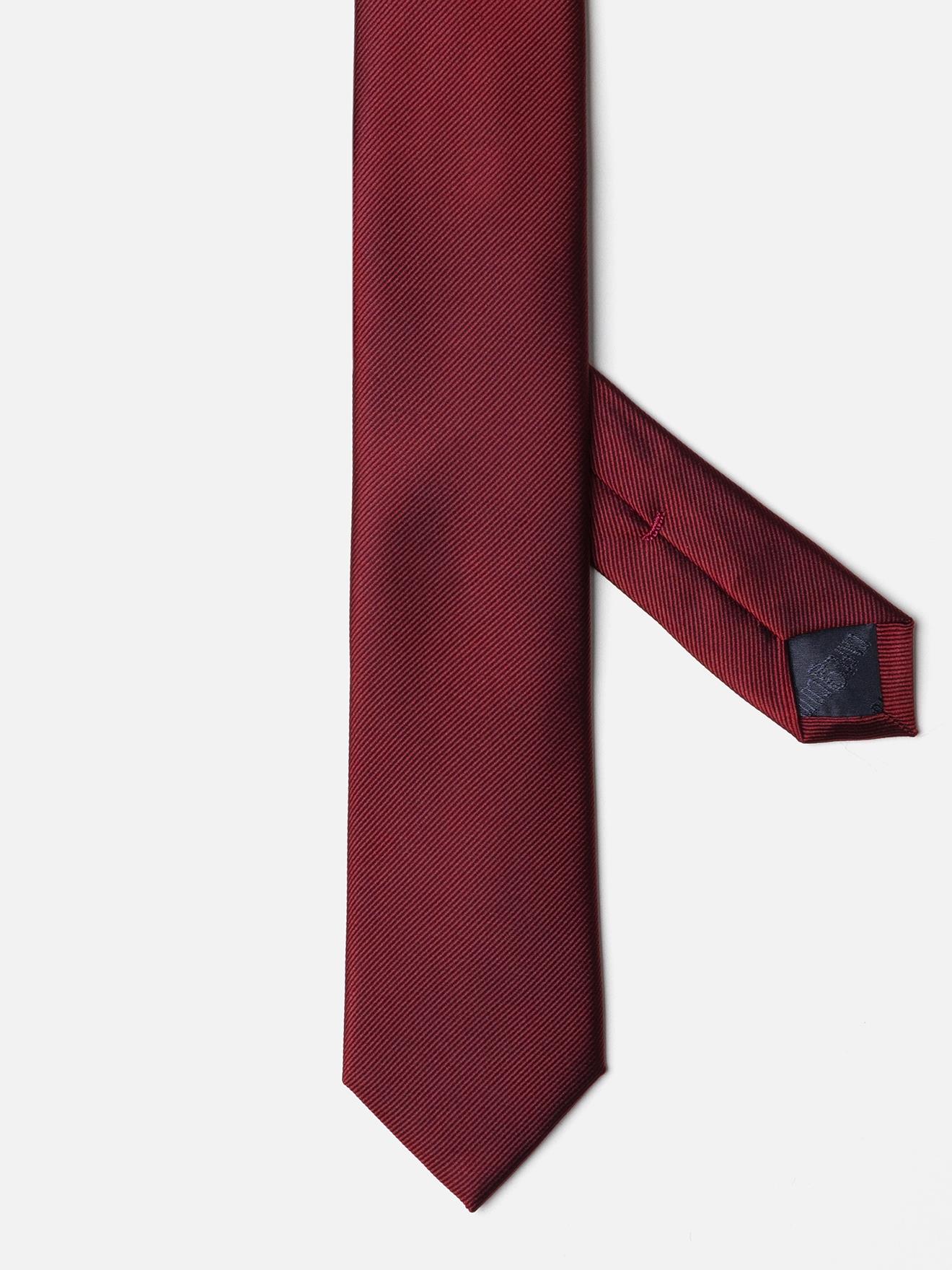 Cravate slim en soie sergée rouge