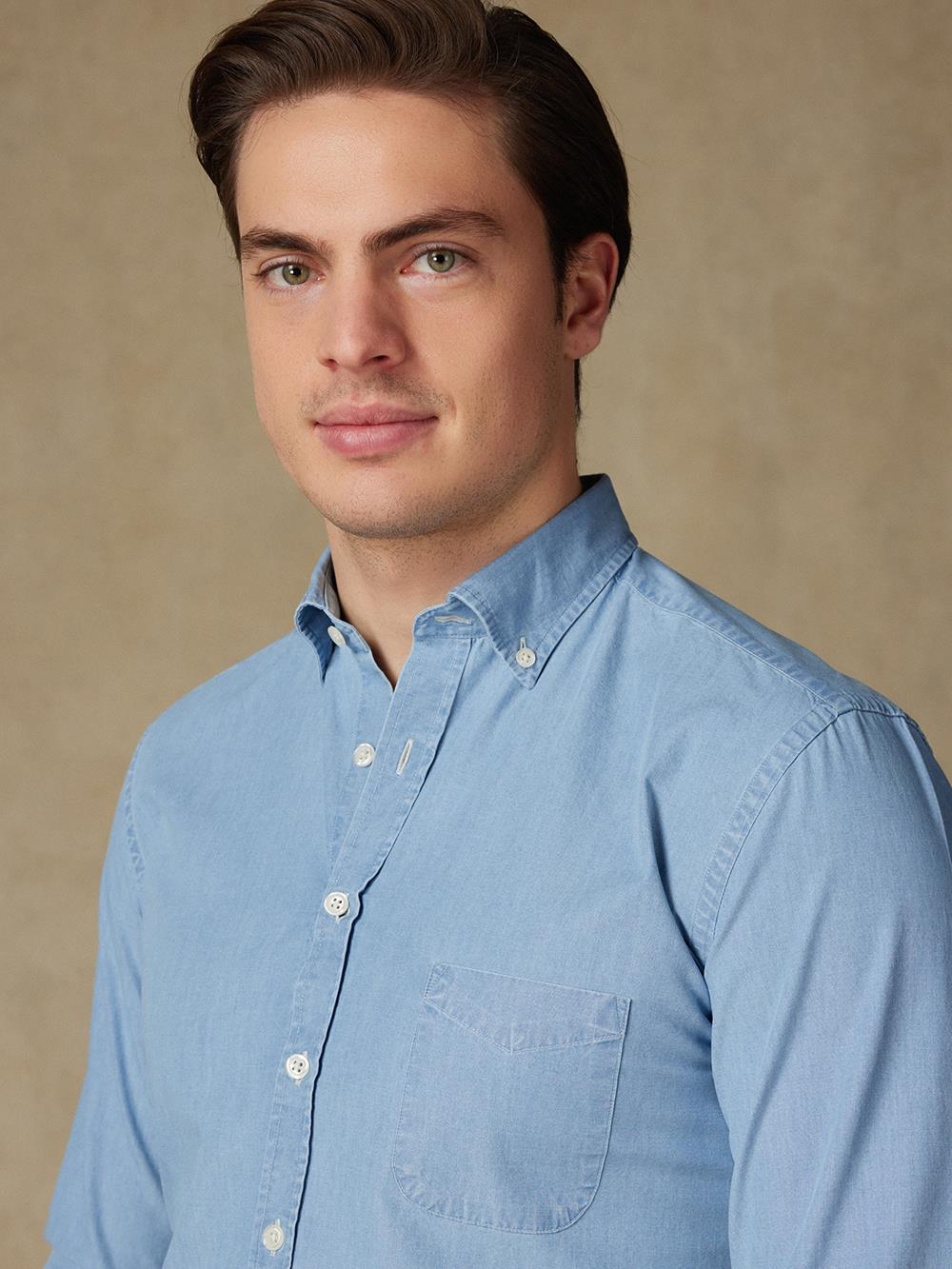 Dane Hemd aus himmelblauem Denim - Button down kragen