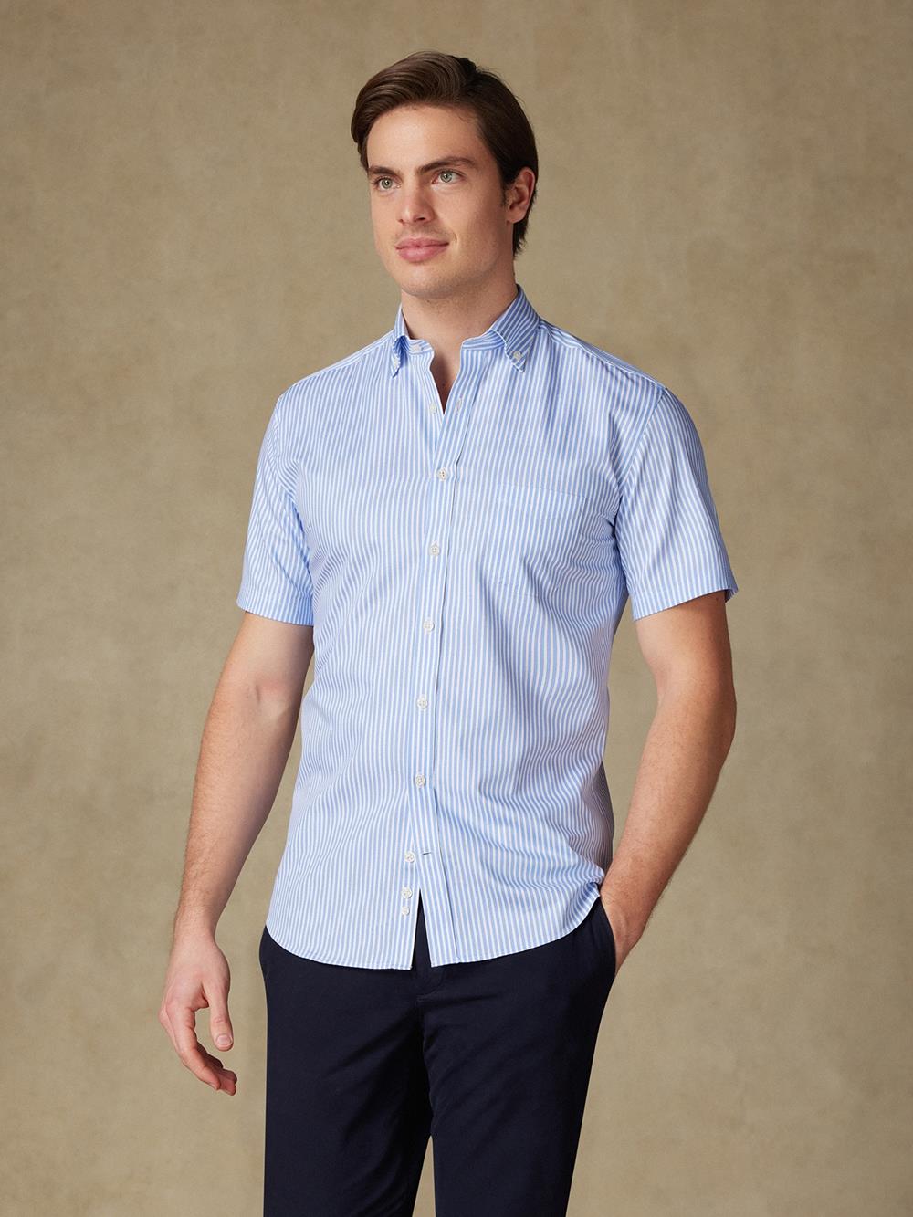 Kurzarmhemd Colin mit hellblauen Streifen - Button down kragen