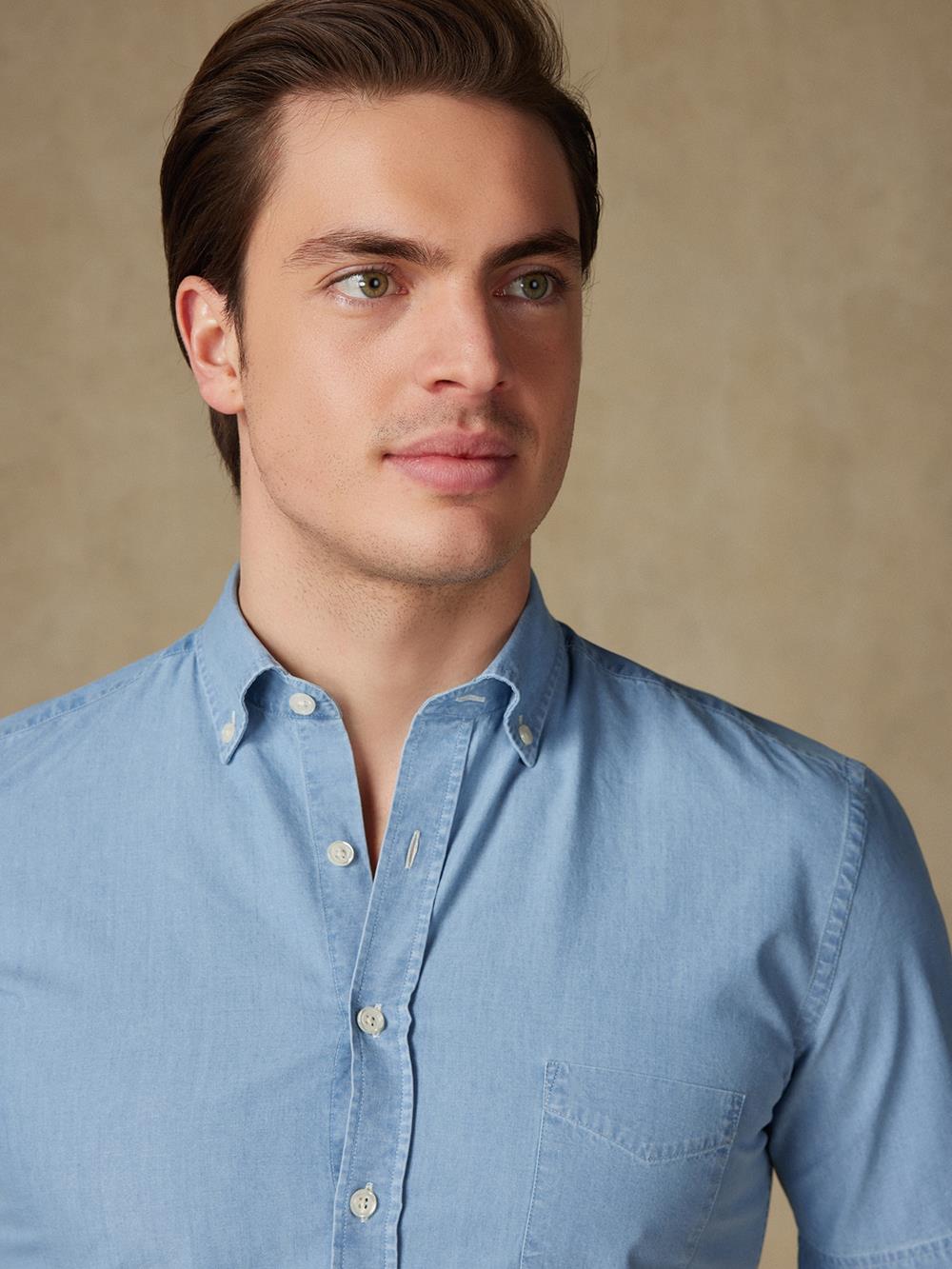 Dane Kurzarmhemd aus himmelblauem Denim - Button down kragen