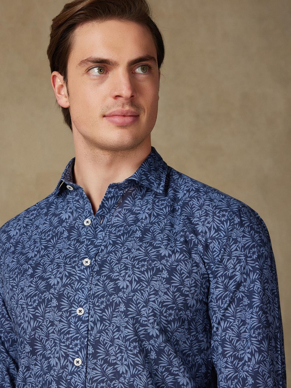 Spike slim fit shirt in navy linen with floral print 