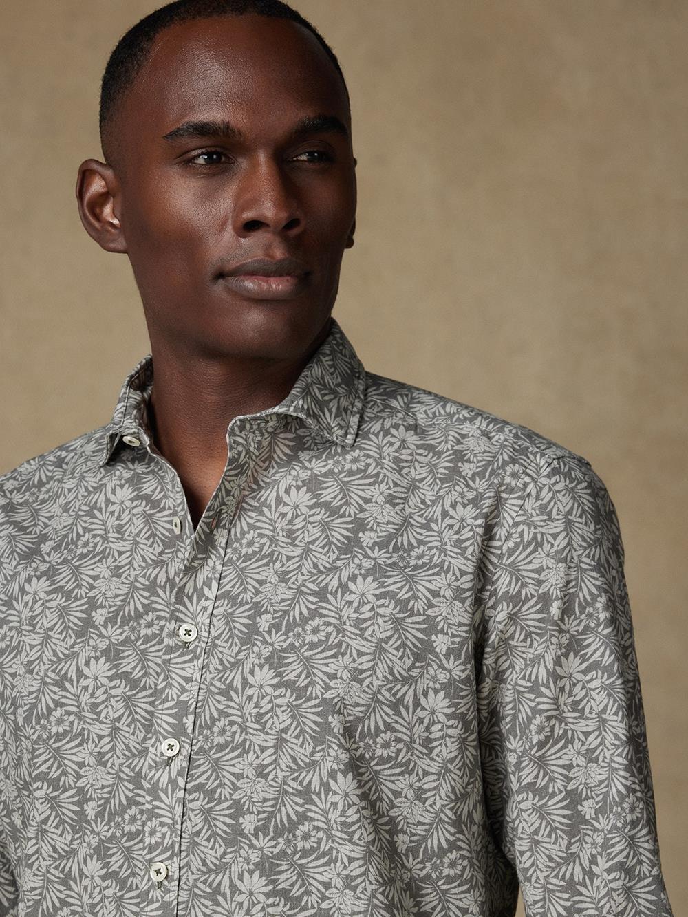 Spike slim fit shirt in khaki linen with floral print 