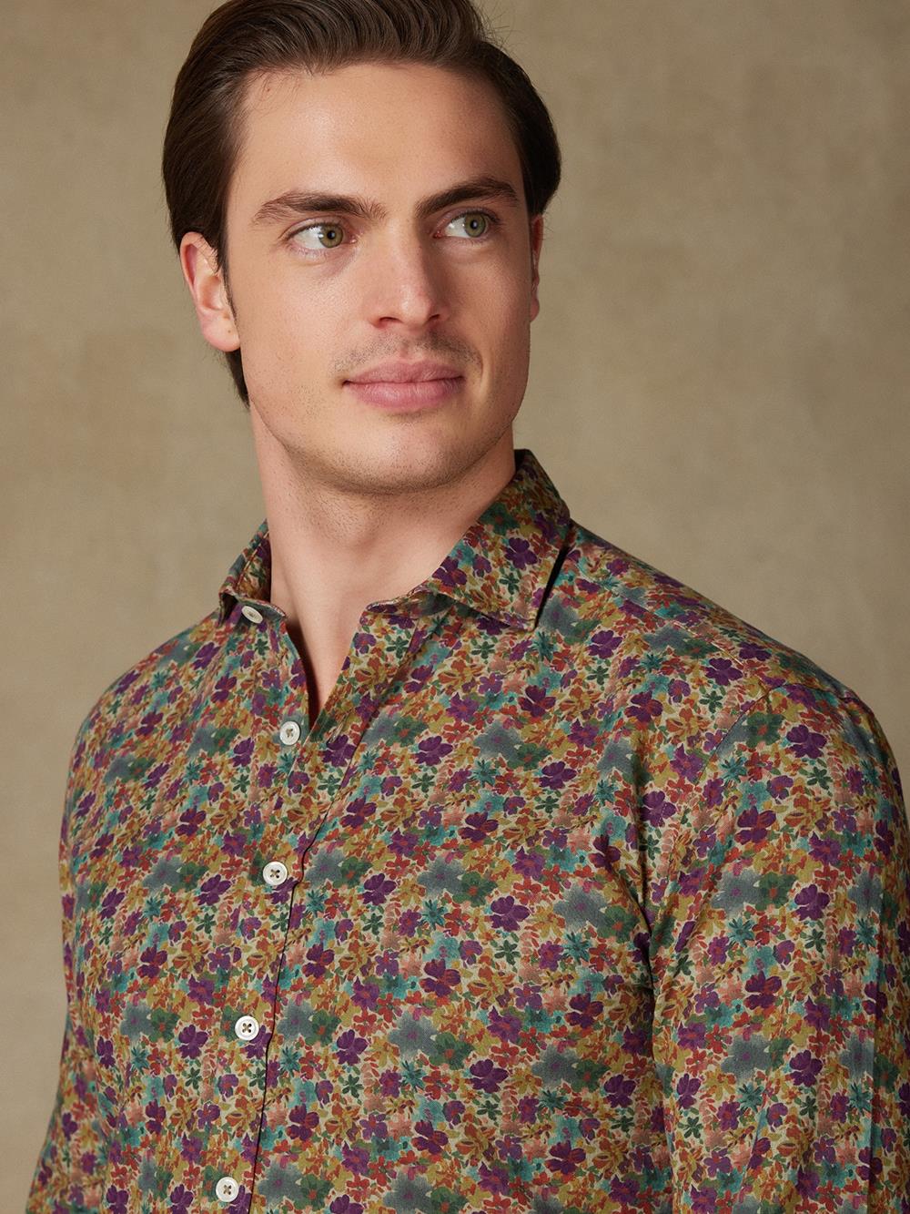 Camisa slim fit Stuart de lino con estampado floral 