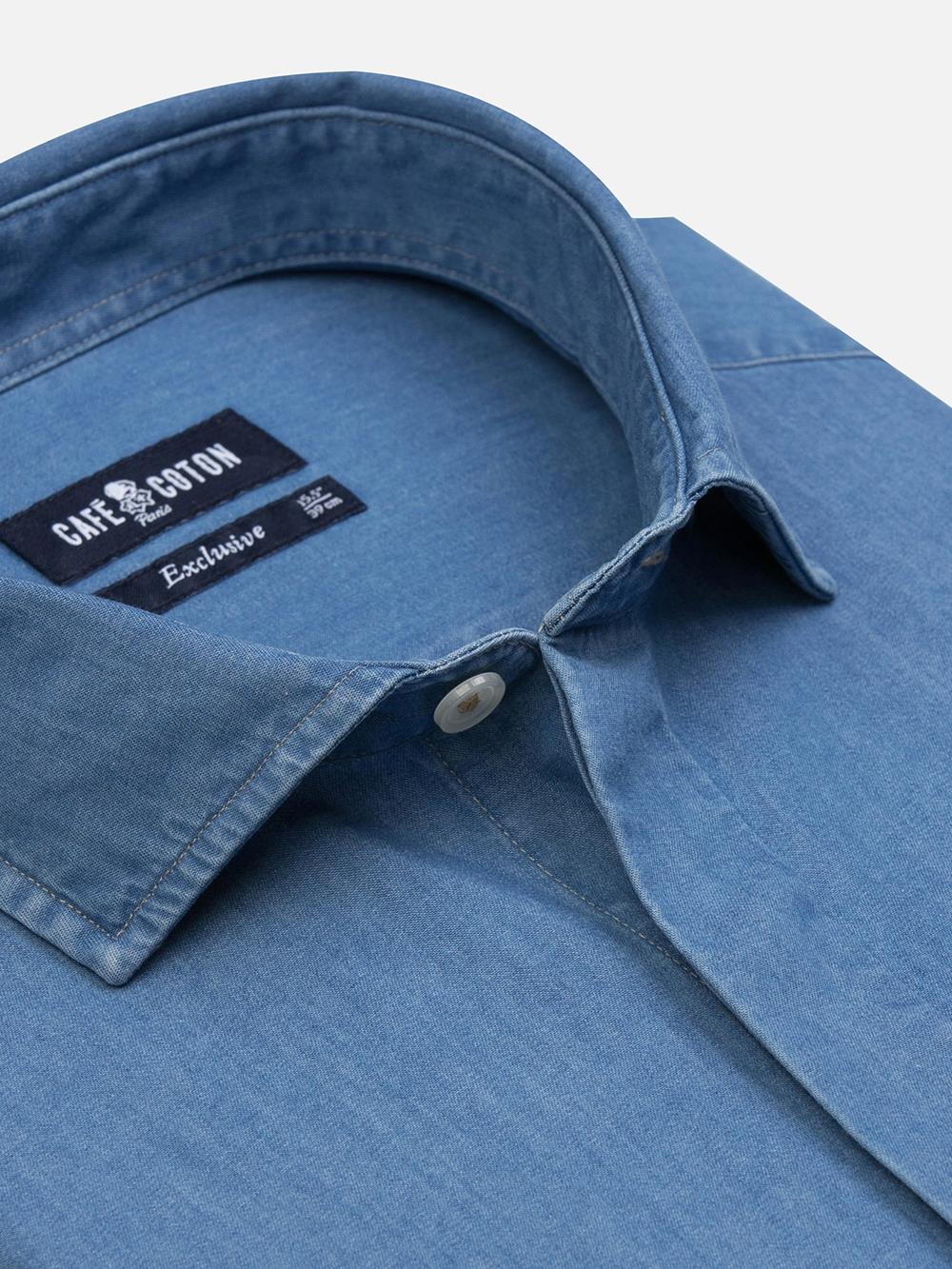 Camicia in denim blu  - Abbottonatura nascosta