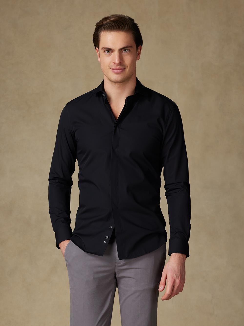 Camicia in popeline nero - Abbottonatura nascosta