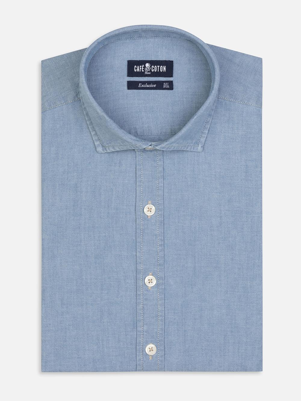 Tailliertes Hemd aus himmelblauem Chambray