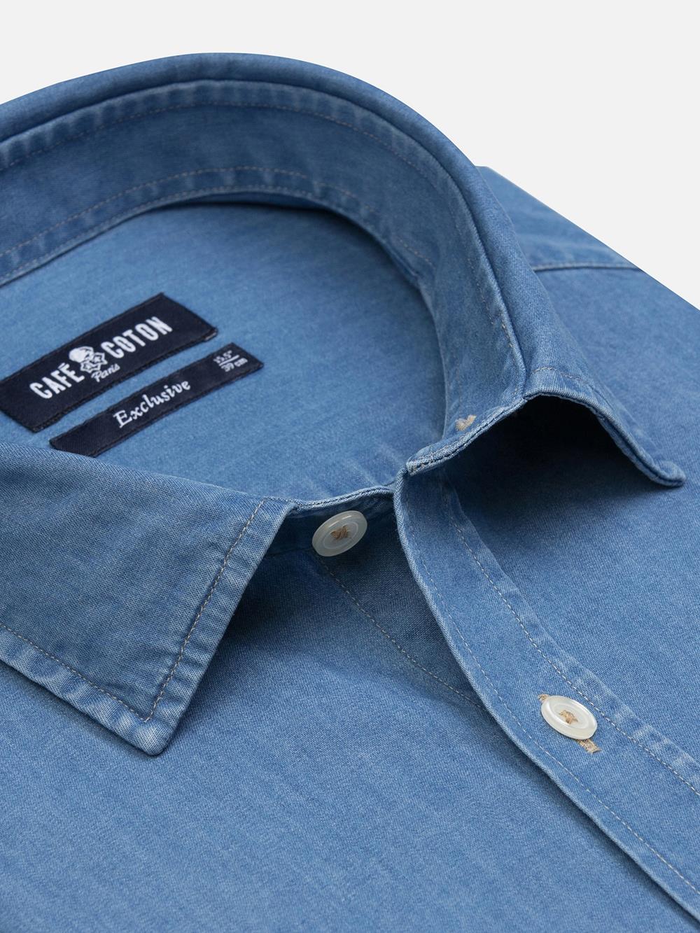 Chemise cintrée en denim ciel - Petit col