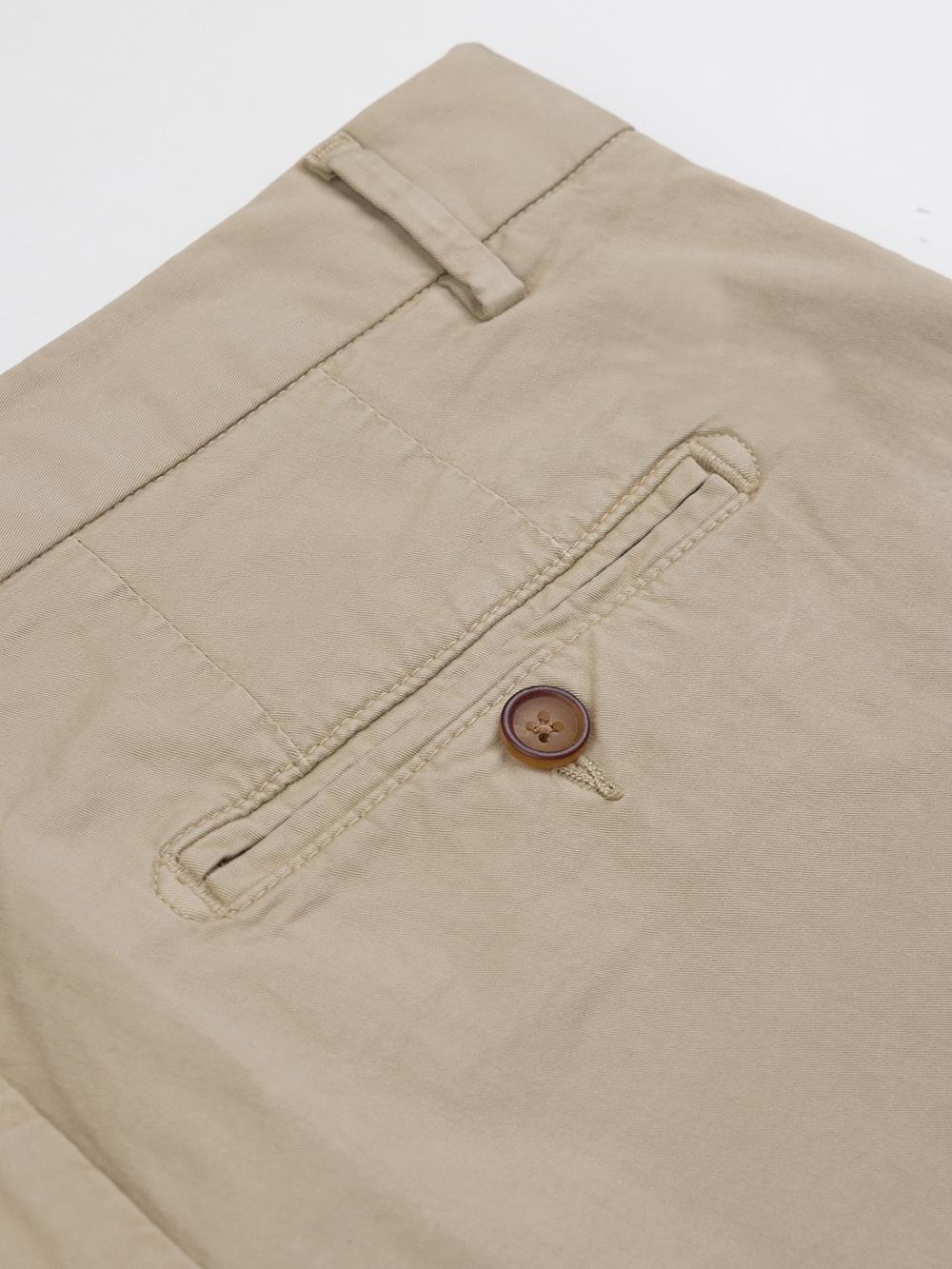 Jim Bermuda in taupe cotton