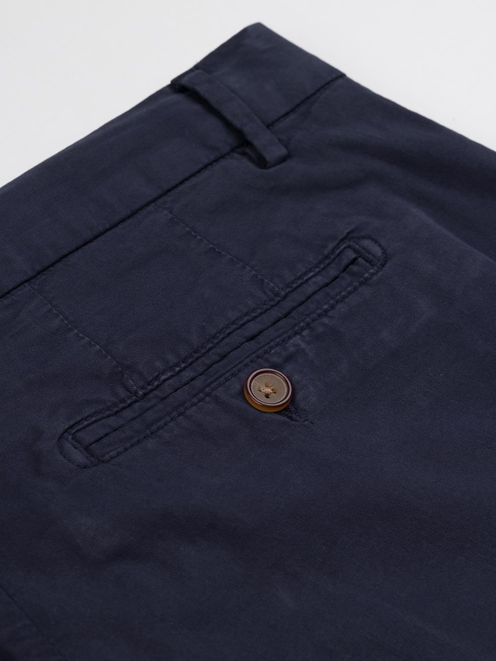 Jim Bermuda in navy cotton