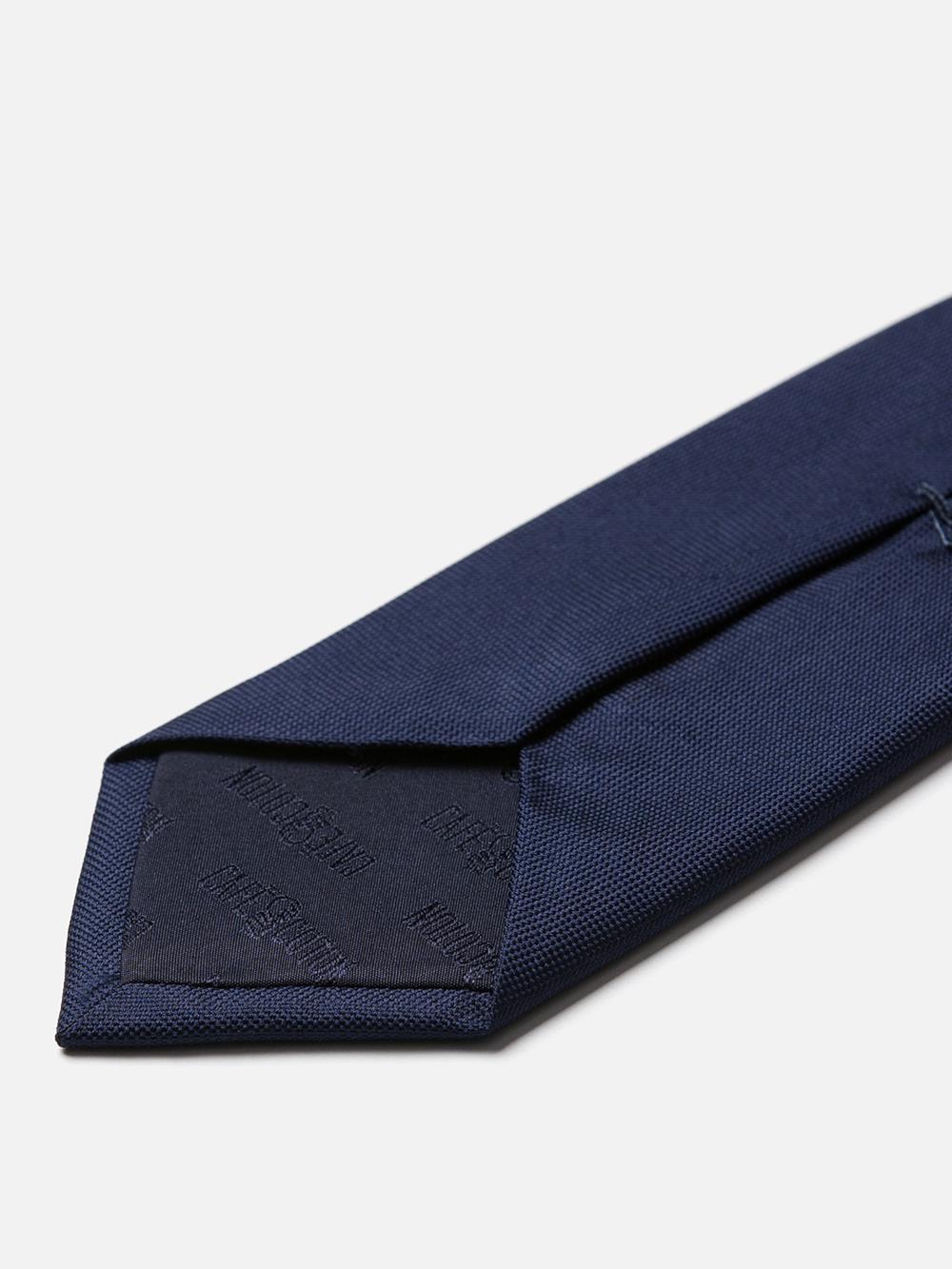 Krawatte aus mikrogeflochtener Seide in navy