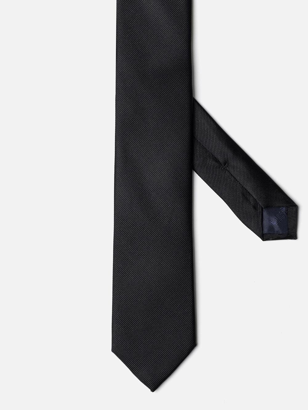Cravate slim en soie sergée noire 