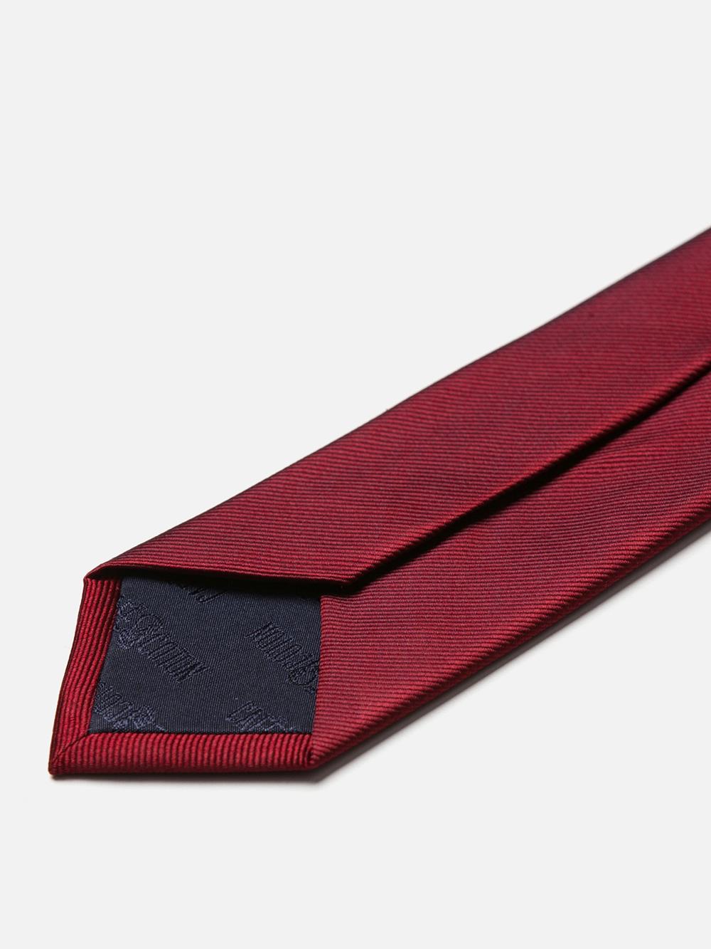 Cravate slim en soie sergée rouge