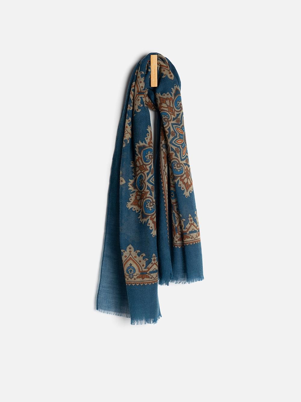 Daman scarf in patterned wool