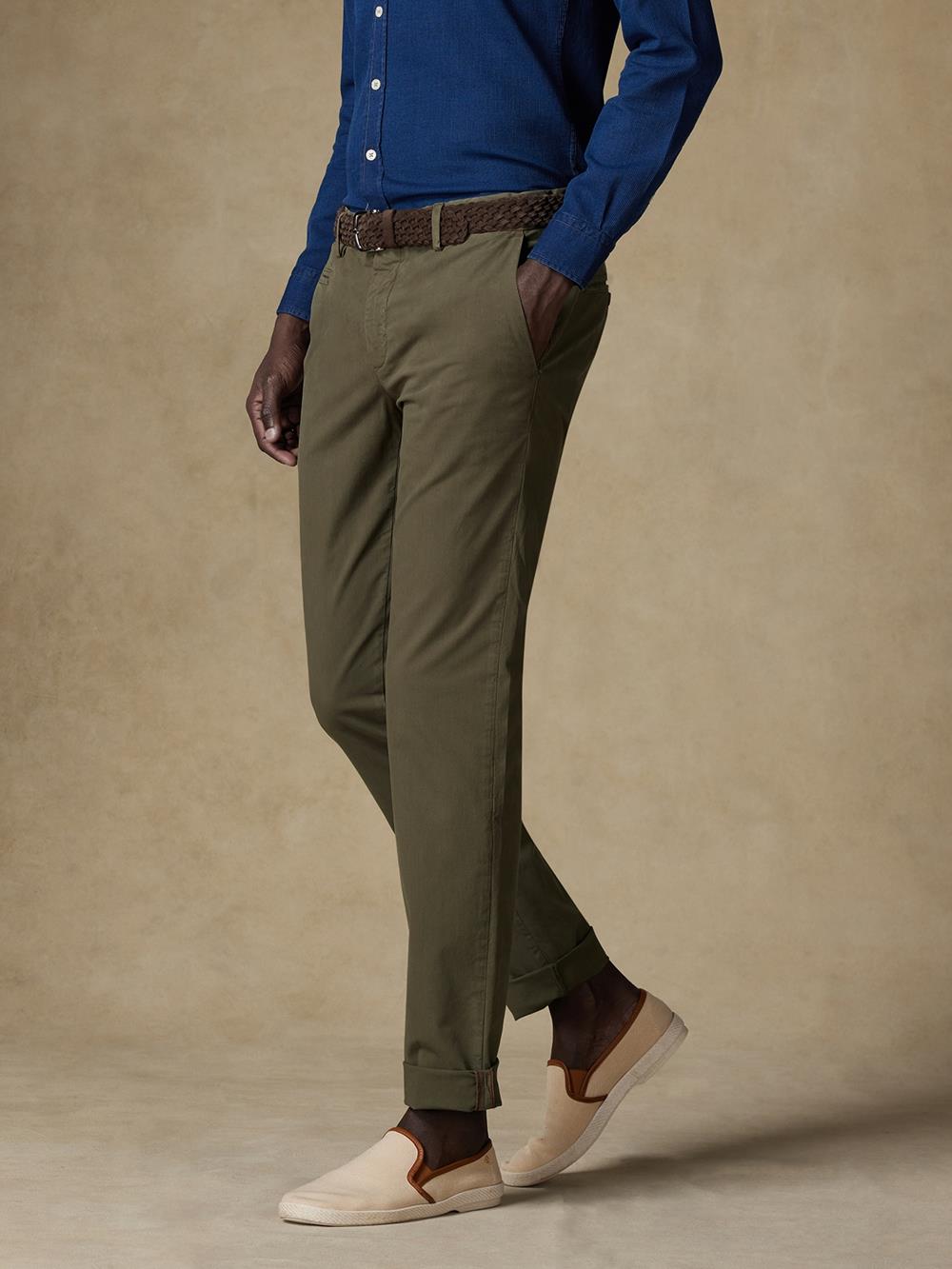 Pantaloni chino kaki