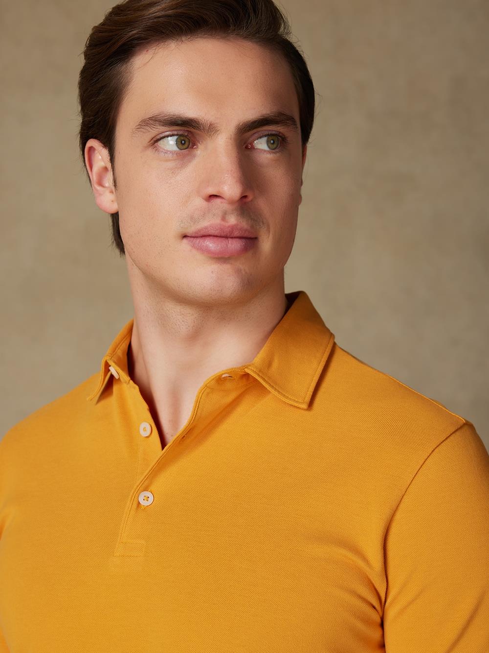 Heritage polo in saffron piqué