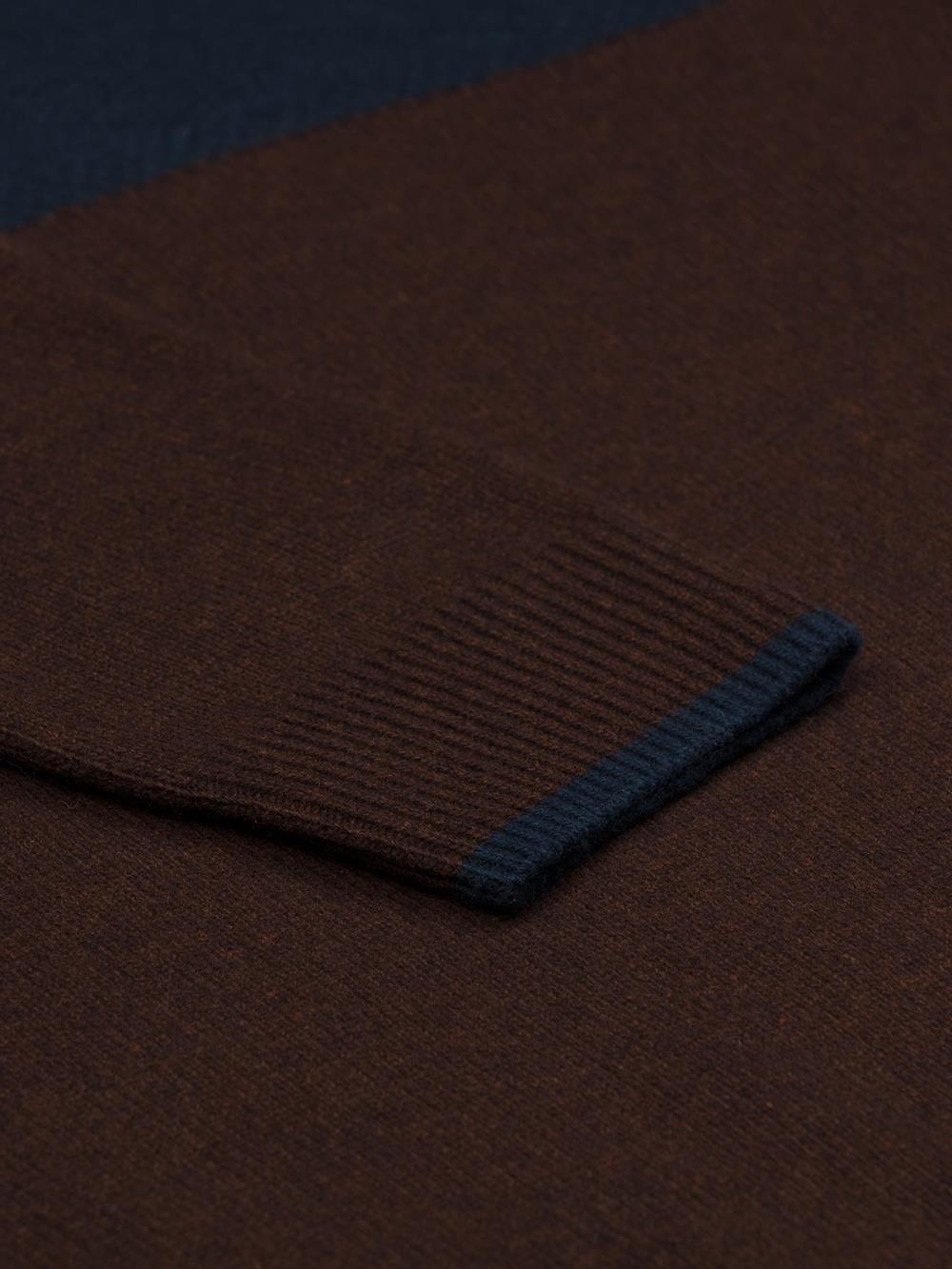 Boyd round neck in chocolate brown lambswool