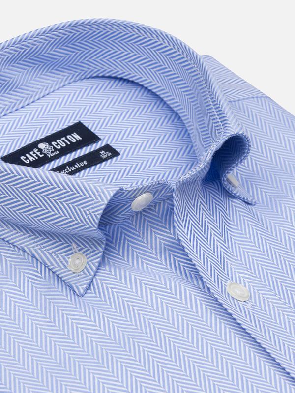 Tailliertes Tailliertes Hemd mit Fischgrätenmuster himmelblau  - Buttondown Kragen
