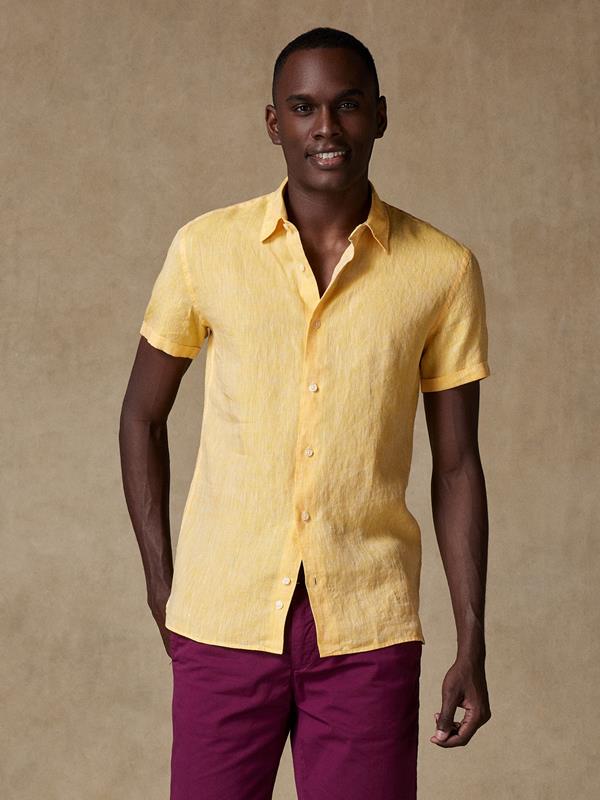 Cody shirt in yellow linen - Short Sleeve