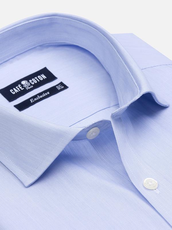 Tailliertes Hemd mit tausend Streifen himmelblau