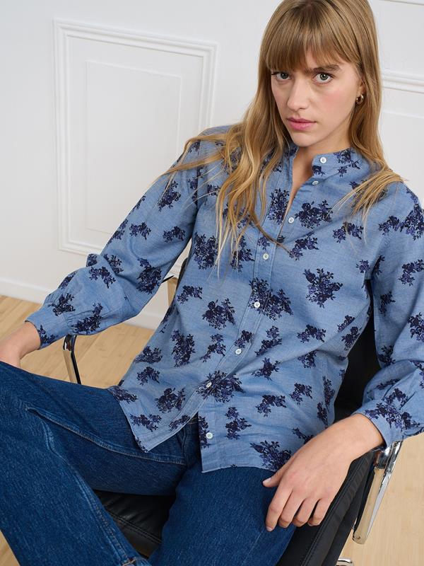 Camisa Helene de franela azul cielo con estampado floral