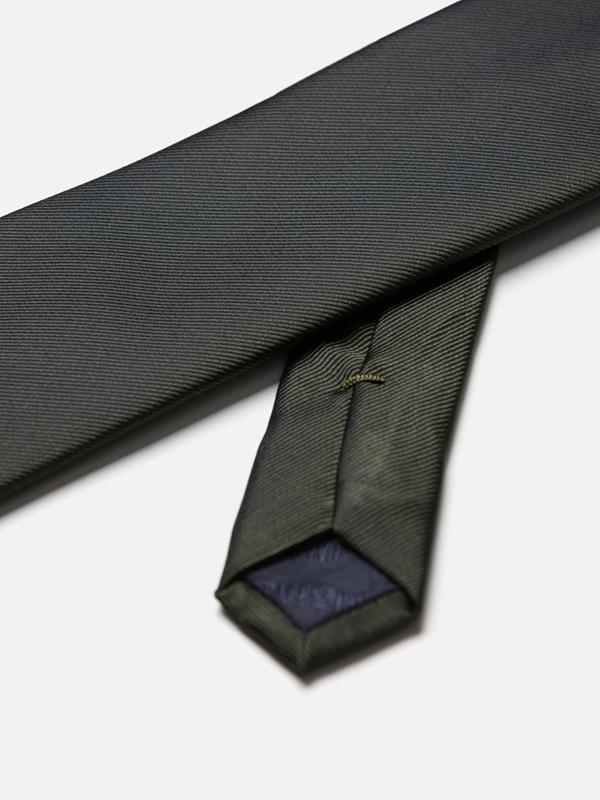 Cravate en soie sergée verte