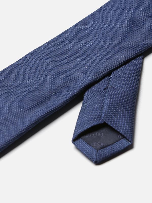 Cravate en soie texturée indigo 