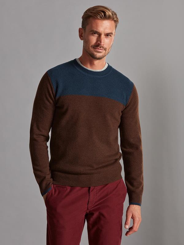 Boyd round neck in chocolate brown lambswool