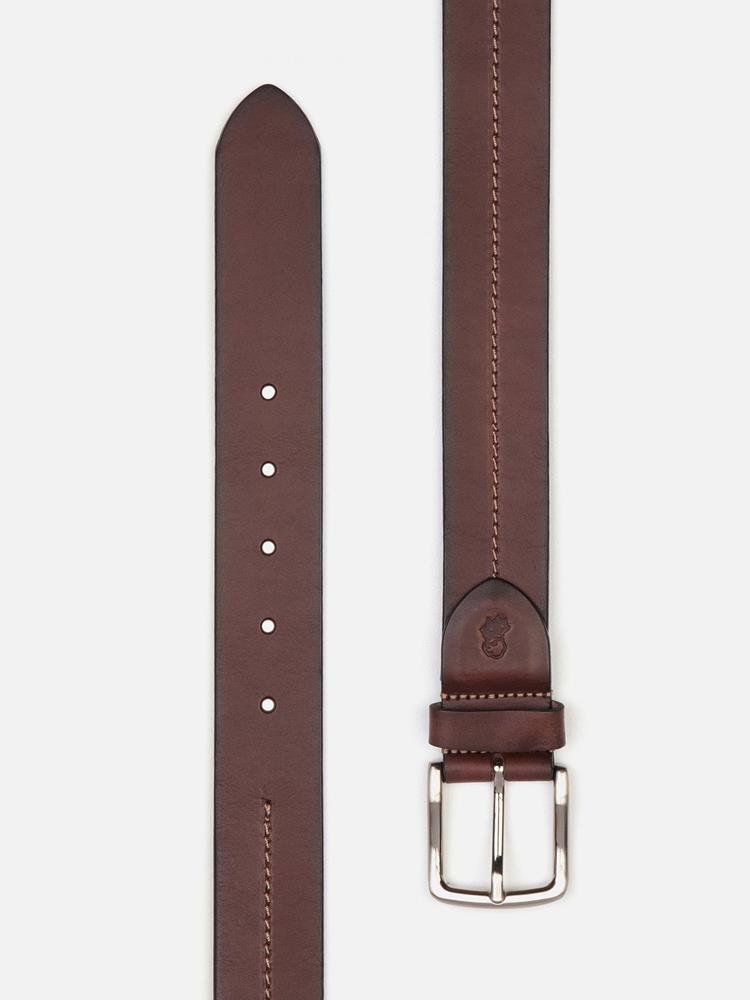 Brown leather belt with saddle stitch