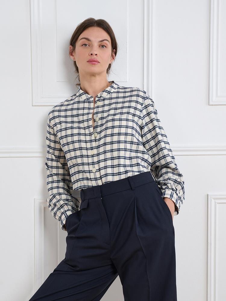 Janice off-white flannel shirt with checks