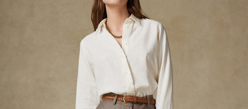 Impertinente et spontanée, la collection de chemises en lin fait vibrer les couleurs les plus exaltantes et révèle des silhouettes à la force créative détonante. Explorez les créations qui égayeront vos tenues tout en douceur.