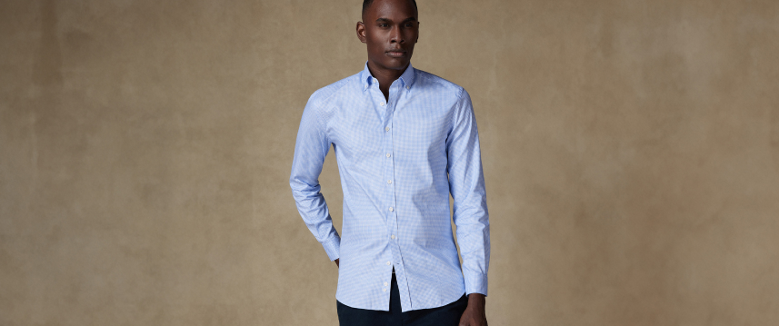 Découvrez notre collection de chemises à carreauxVichy, fenêtre ou madras nos chemises à carreaux se plient à vos envies. Une subtile touche de fantaisie pour des tenues audacieuses d’une rare élégance.