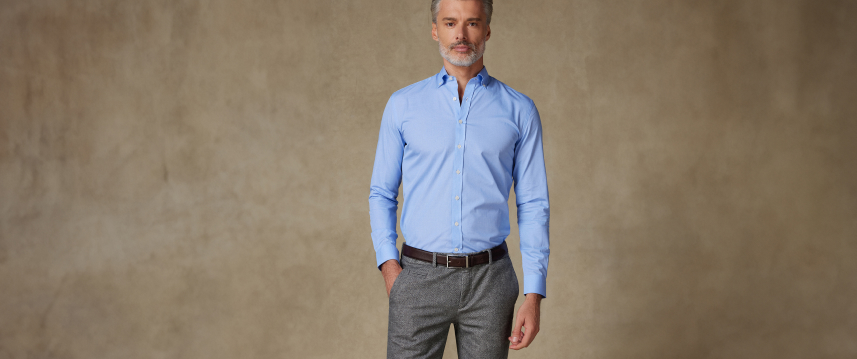 Incontournable du vestiaire masculin, la chemise classique classique se décline dans une infinité de tissages et de couleurs pour un style classique et audacieux.