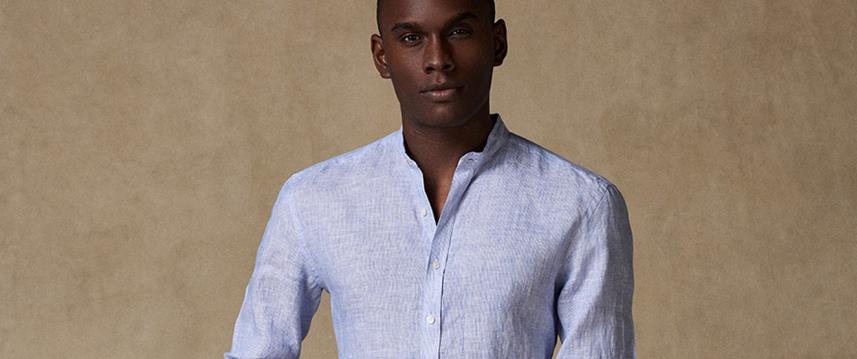 Lightweight and trendy, the mao collar linen shirt is a tribute to the elegance of the modern man. An essential reinvented with sophistication, to be appreciated when temperatures rise...