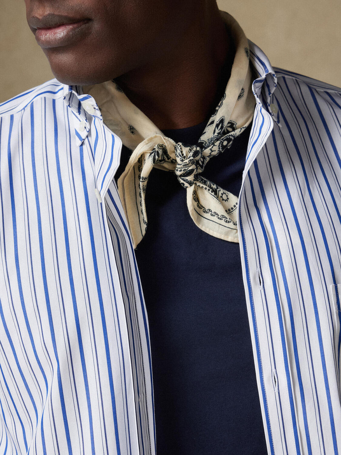 Brent Hemd mit navy blau Streifen   - Button down Kragen