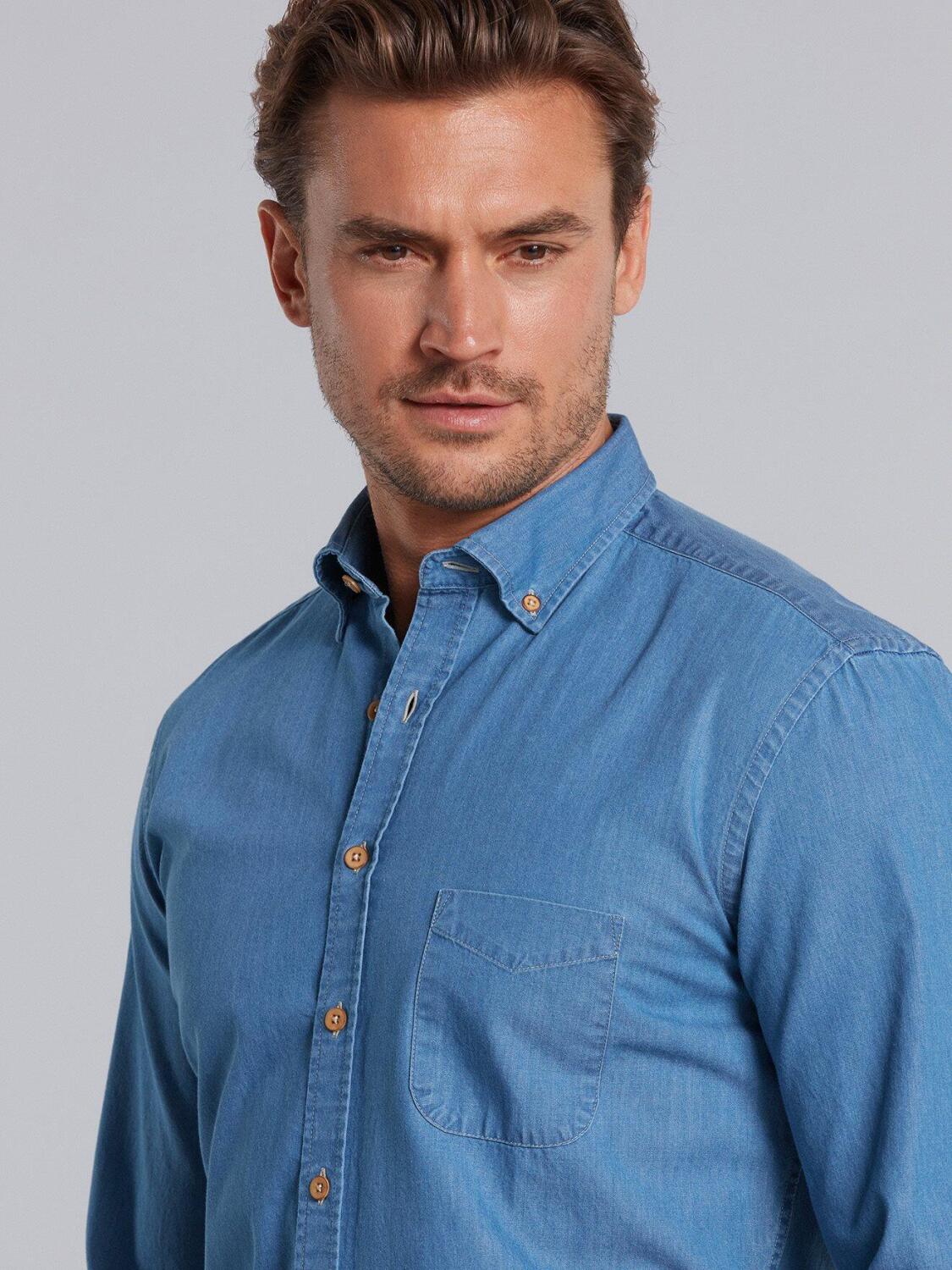 Blue denim shirt - Button down collar