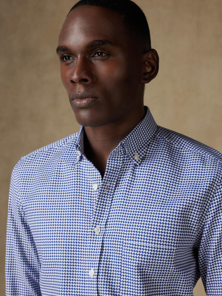 Leelan shirt, navy textured  - Button down collar