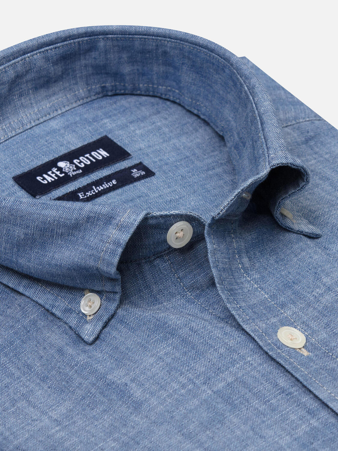Chemise cintr&eacute;e en chambray ciel - Col boutonn&eacute;
