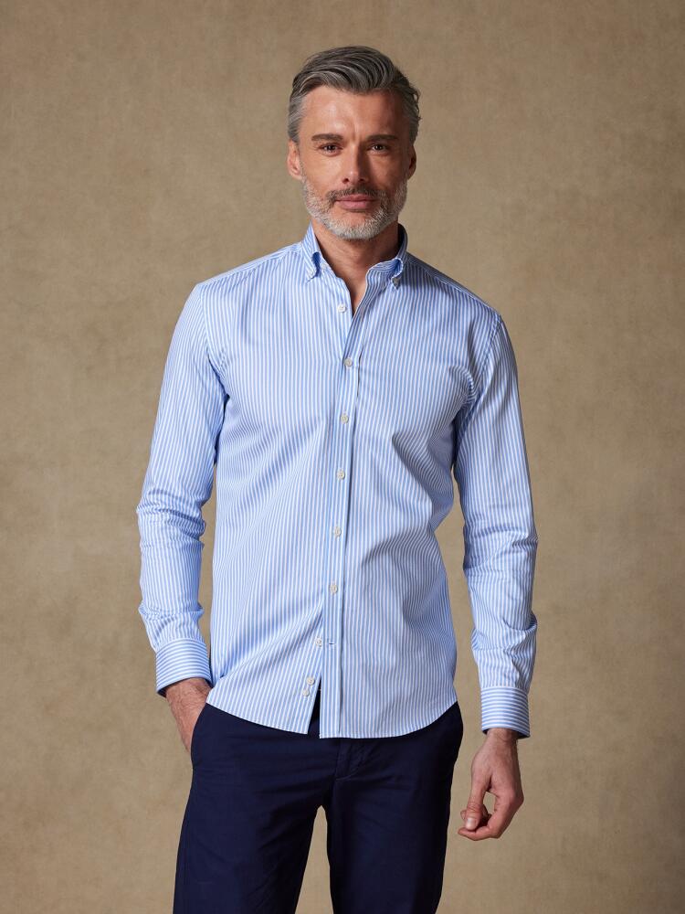 Tailliertes Clive Hemd mit himmelblauen Streifen - Button-Down-Kragen