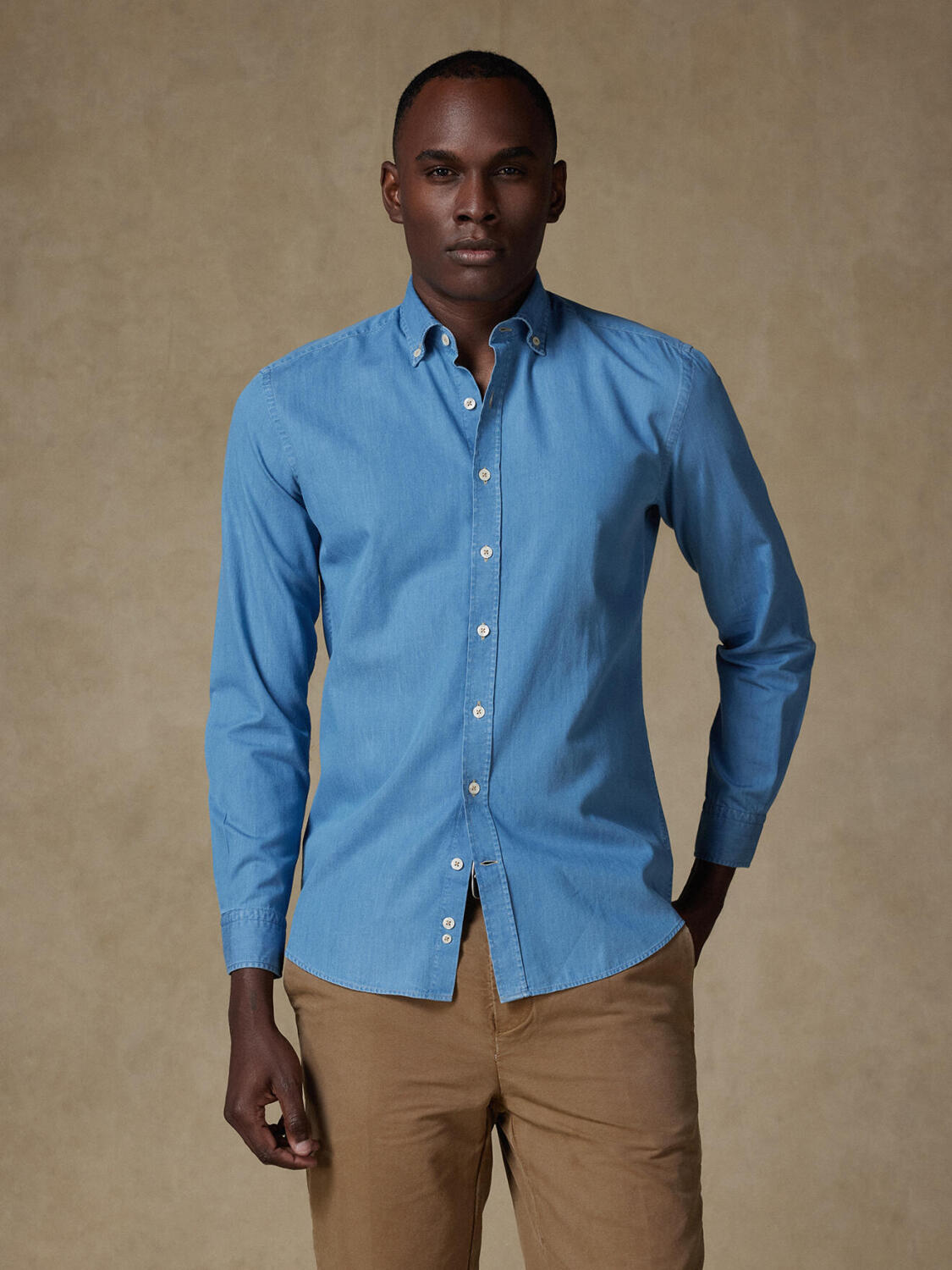Camicia slim in denim celeste - Colletto button-down
