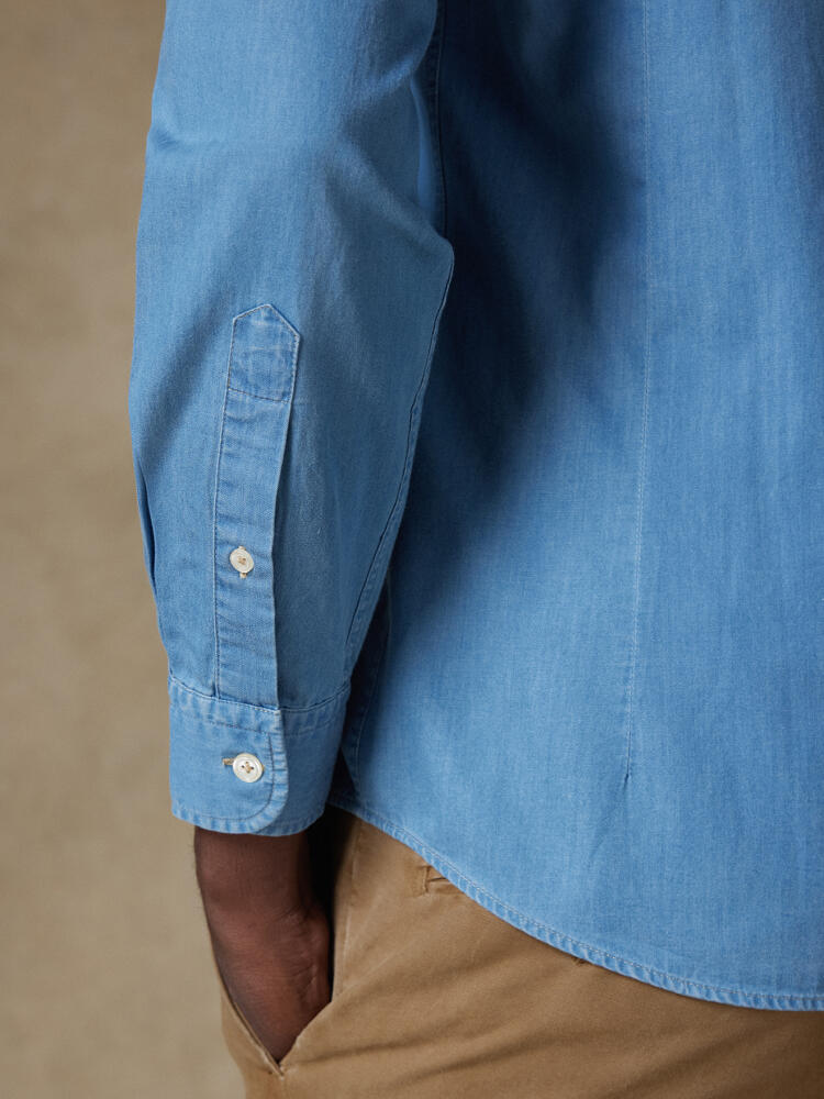 Camicia slim in denim celeste - Colletto button-down