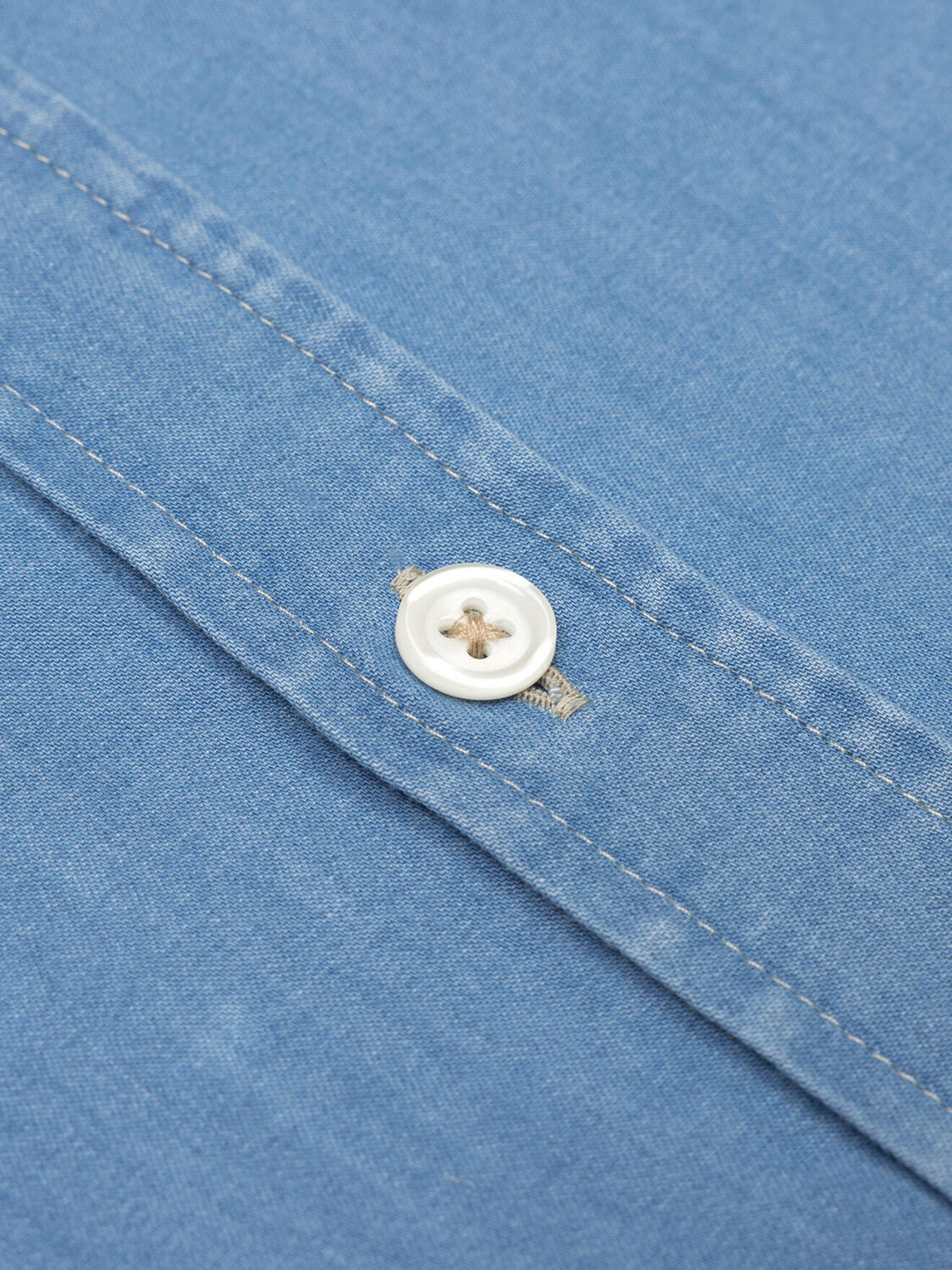 Camicia slim in denim celeste - Colletto button-down