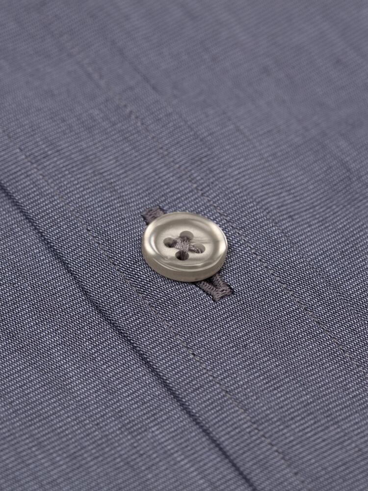 Graues tailliertes Hemd aus Garn - Button-Down-Kragen