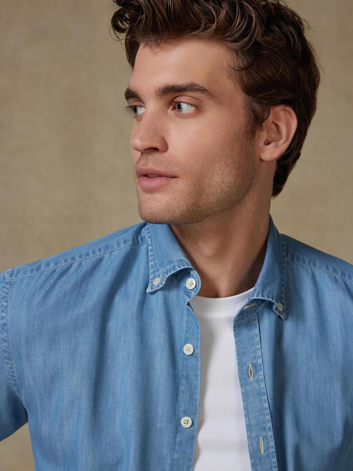 Tailiertes Hemd Haden aus Denim - Button-Down-Kragen