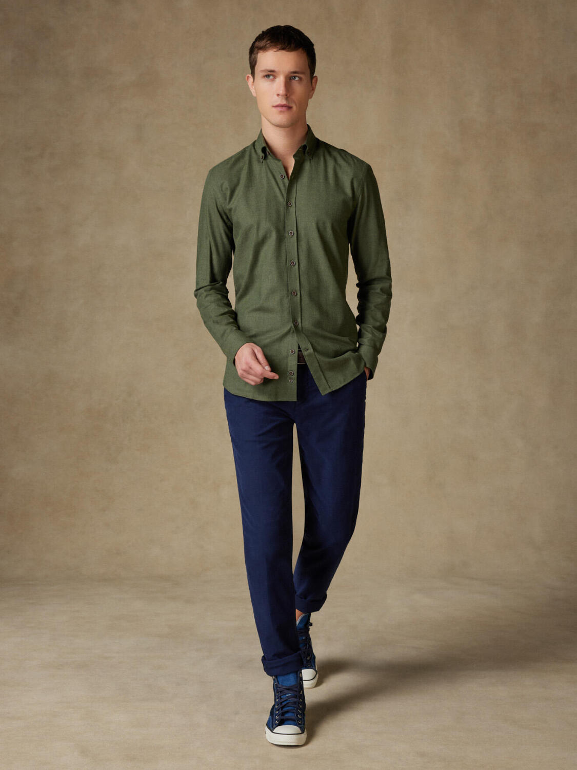 Hall tailliertes Hemd - Button-Down-Kragen