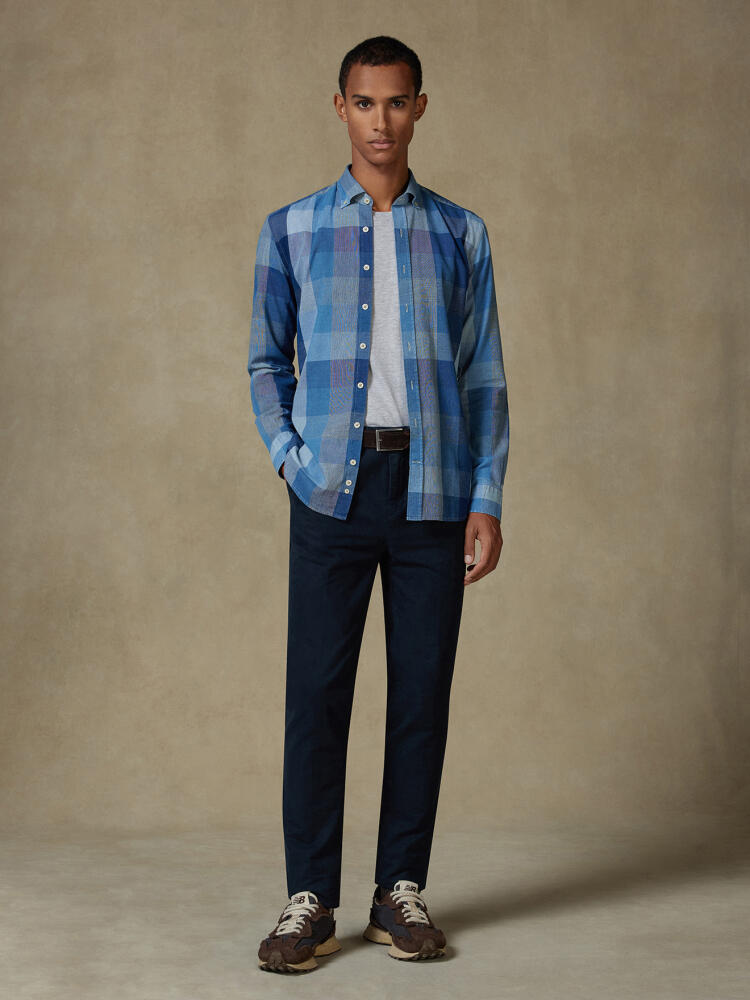 Chemise cintr&eacute;e Heston indigo - Col boutonn&eacute;