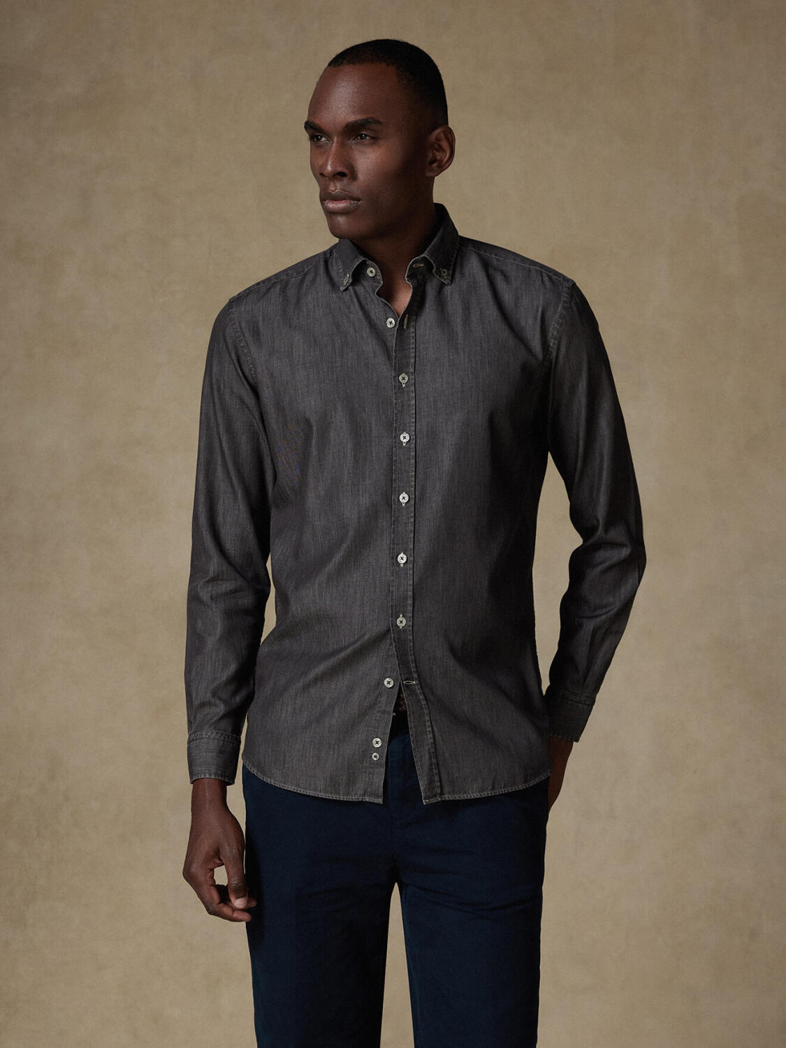 Chemise cintrée Joey en denim carbone - Col Boutonné