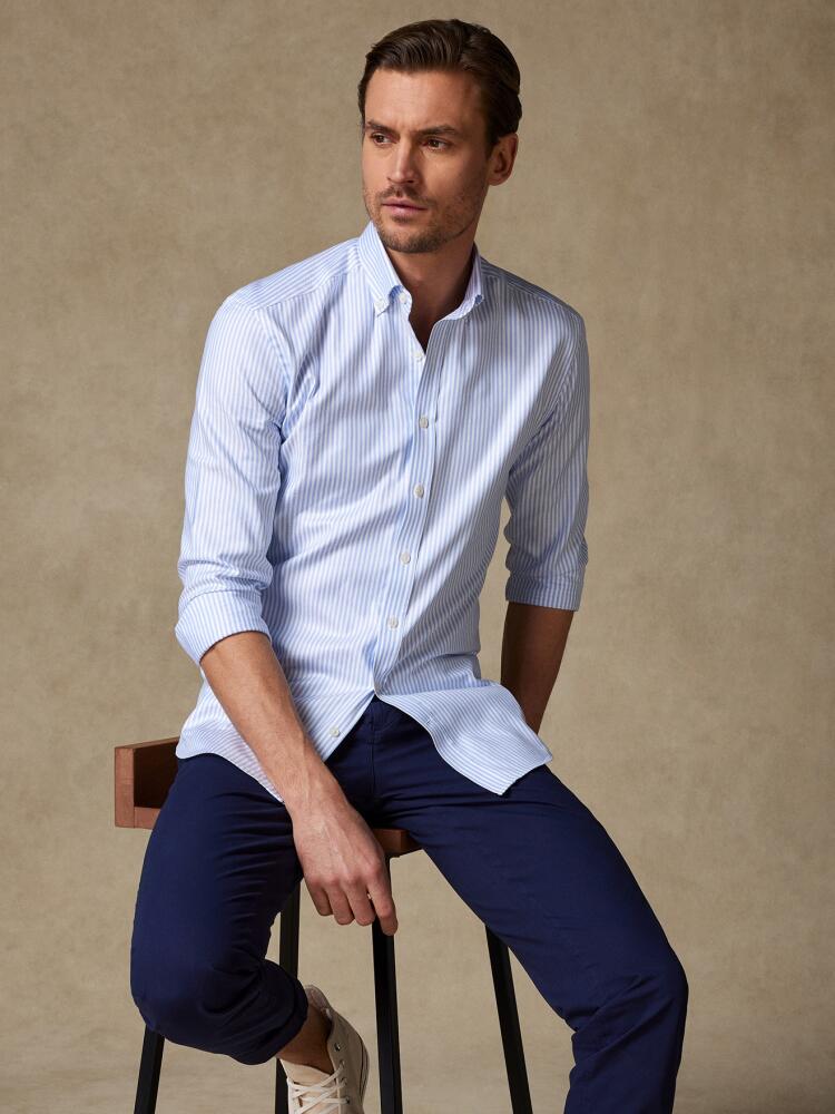 Tailliertes Liam Hemd mit himmelblauen Streifen - Button-Down-Kragen