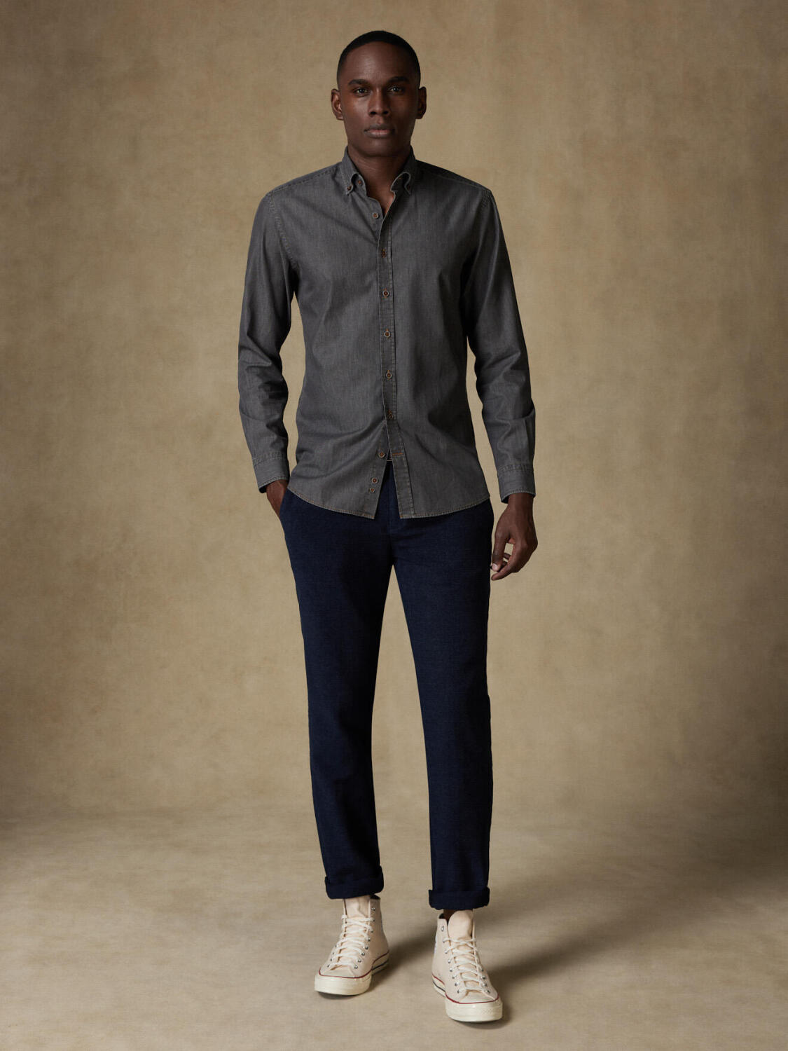 Tailliertes Tailliertes Hemd Lou aus grauem Denim  - Buttondown Kragen