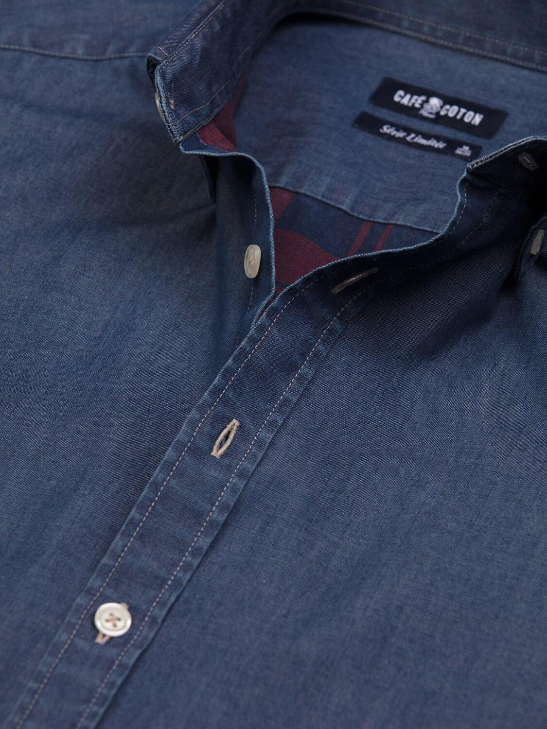 Chemise cintr&eacute;e Pat en denim - Col Boutonn&eacute;