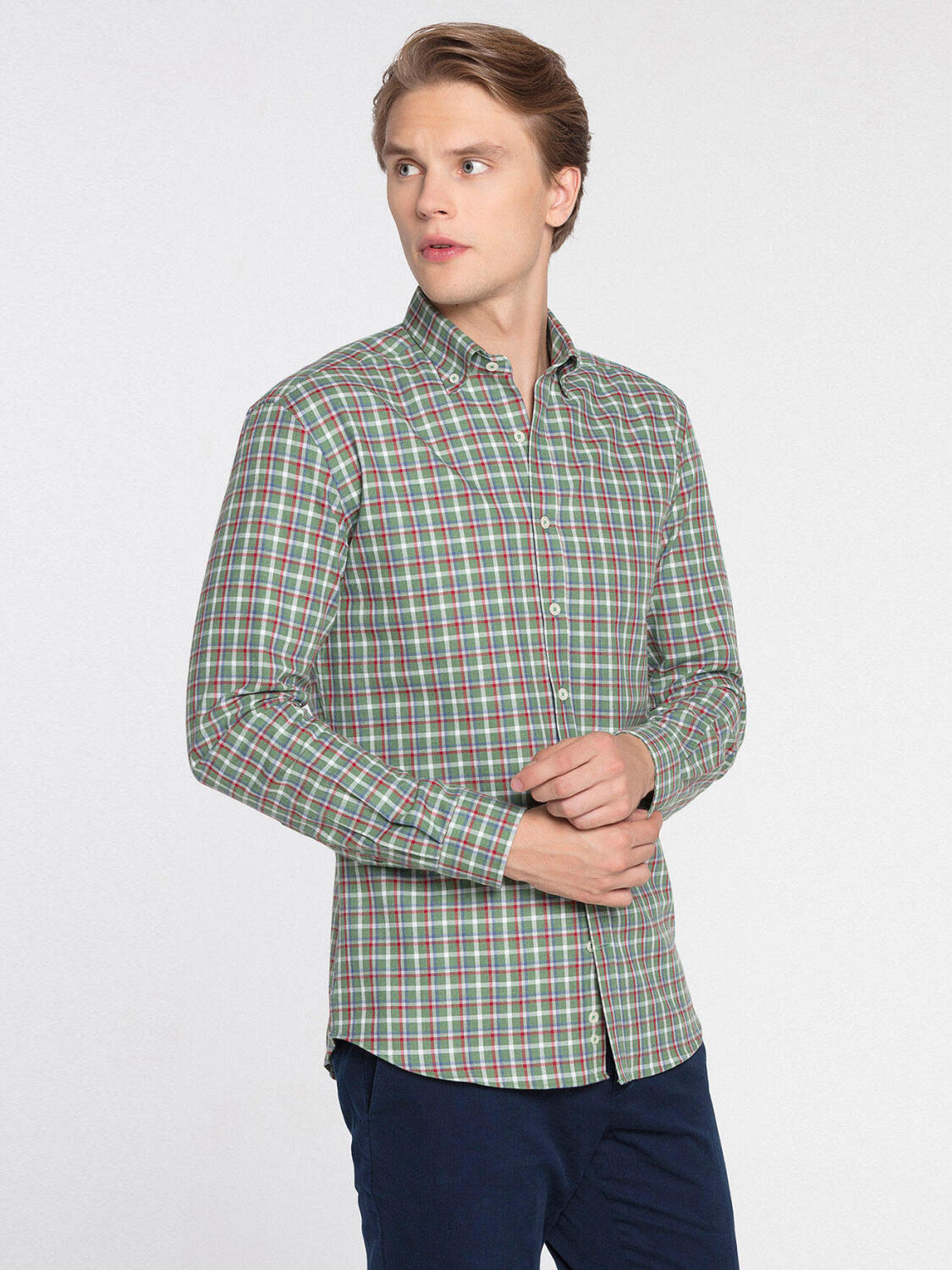 Tailliertes Hemd Pertinence - Button-Down-Kragen